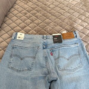 Levi's Light Blue Relaxed Middy Flare NWT